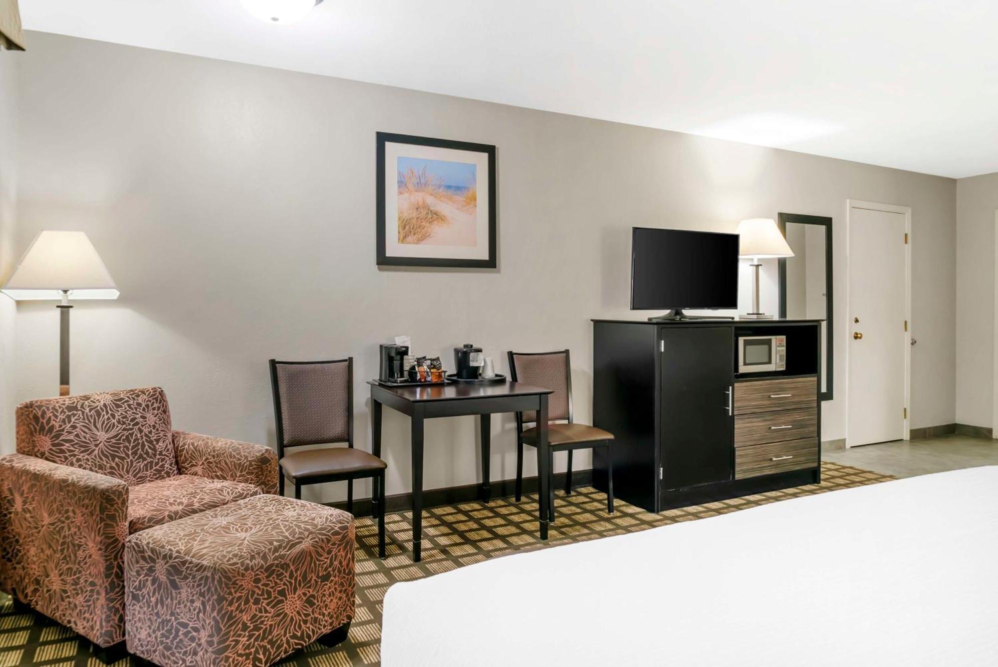 Best Western Beacon Inn Grand Haven Exterior foto