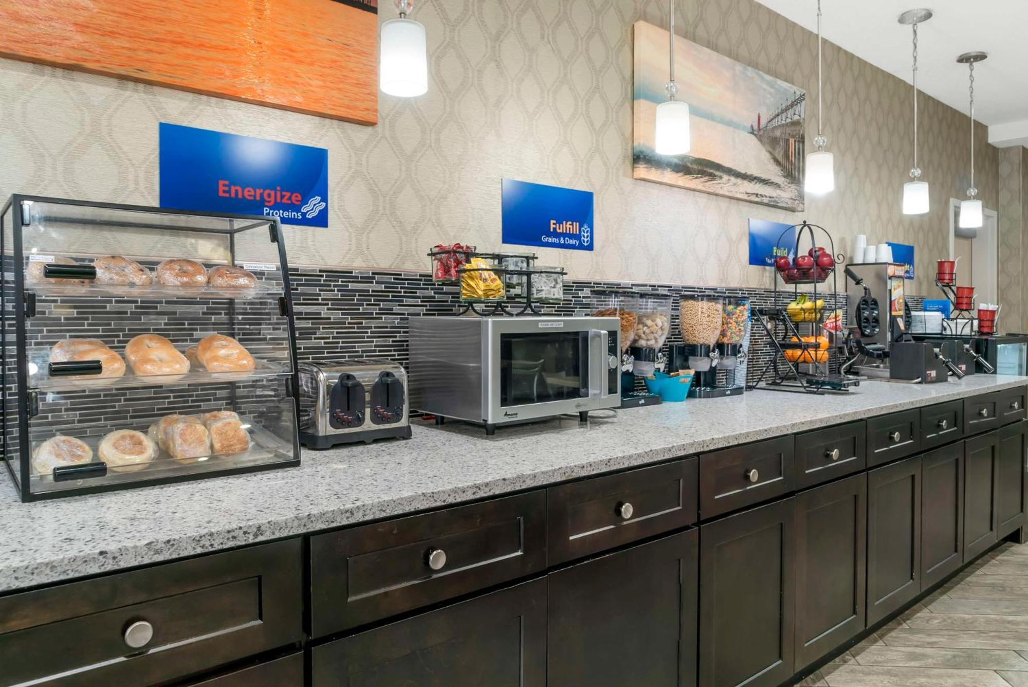 Best Western Beacon Inn Grand Haven Exterior foto